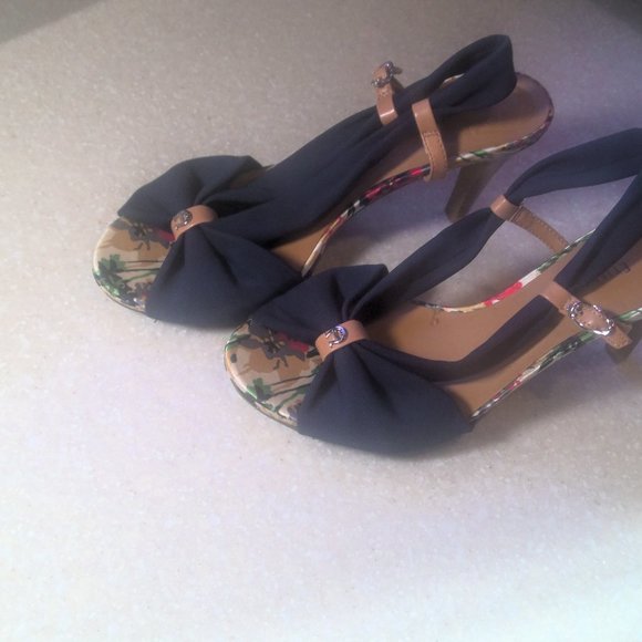ETIENNE AIGNER 3 INCH HEEL NAVY/FLORAL PUMP WITH PEEKABOO HEEL, TOE AND SIDES -6 - Picture 7 of 14